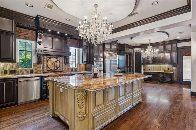 4601 Birch Street, Bellaire, TX 77401