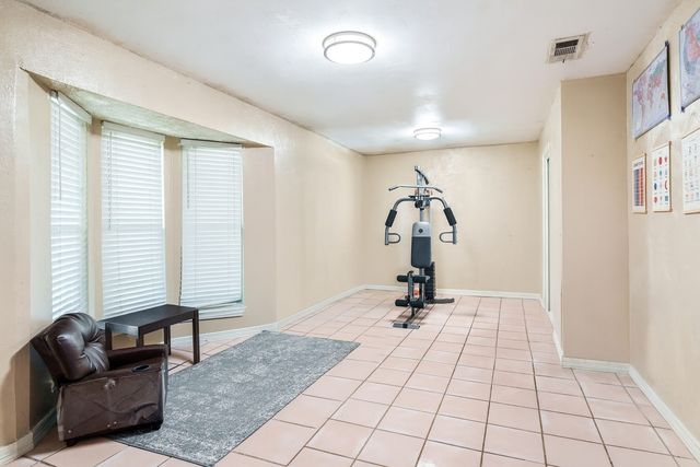 1107 Griffith Avenue, Terrell, TX 75160