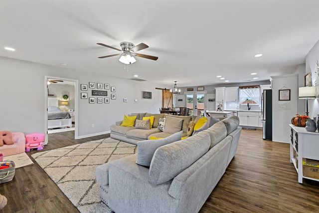 890 W Main St, Alexandria, TN 37012