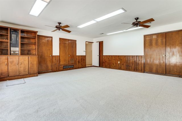 905 Live Oak Lane, Arlington, TX 76012