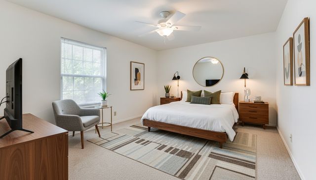 905 Live Oak Lane, Arlington, TX 76012