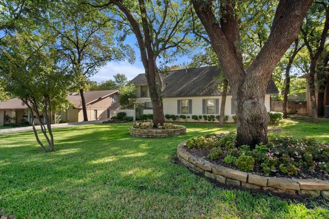 905 Live Oak Lane, Arlington, TX 76012