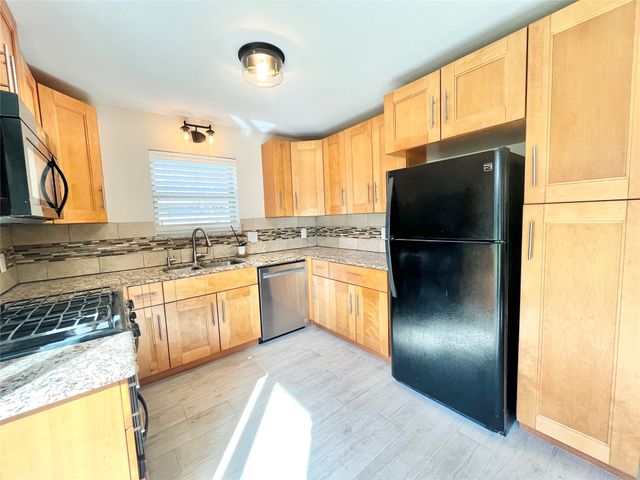 1816 Lexington Place, Bedford, TX 76022