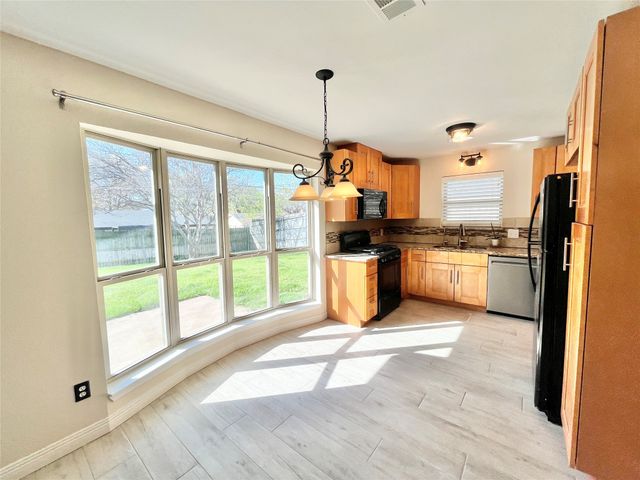 1816 Lexington Place, Bedford, TX 76022