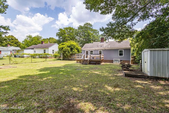 2710 Sunset Avenue, Greenville, NC 27834