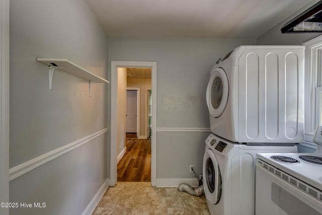 2710 Sunset Avenue, Greenville, NC 27834