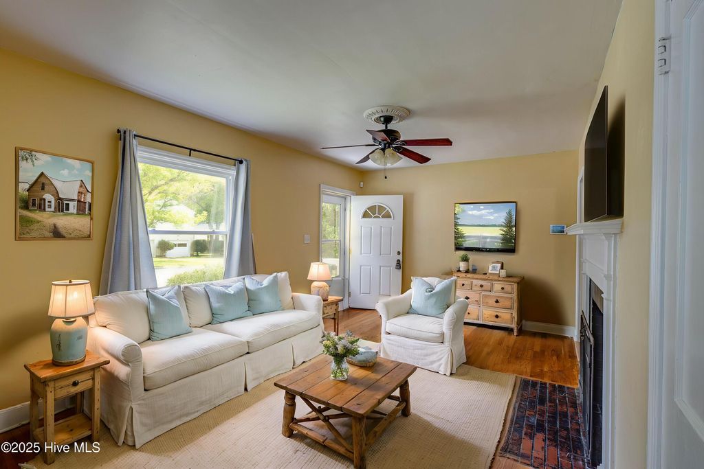 2710 Sunset Avenue, Greenville, NC 27834