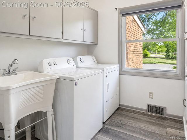 25538 Schoolcraft, Redford Charter Township, MI 48239