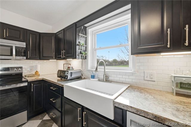 300 Emerson Avenue, Clarksville, IN 47129