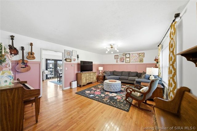 300 Emerson Avenue, Clarksville, IN 47129