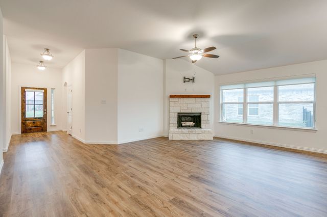 3125 Arbor View Drive, Burleson, TX 76028