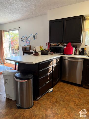 690 FREEDOM DR, North Salt Lake, UT 84054