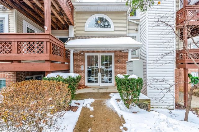 651 Windrush Drive C2, Westlake, OH 44145