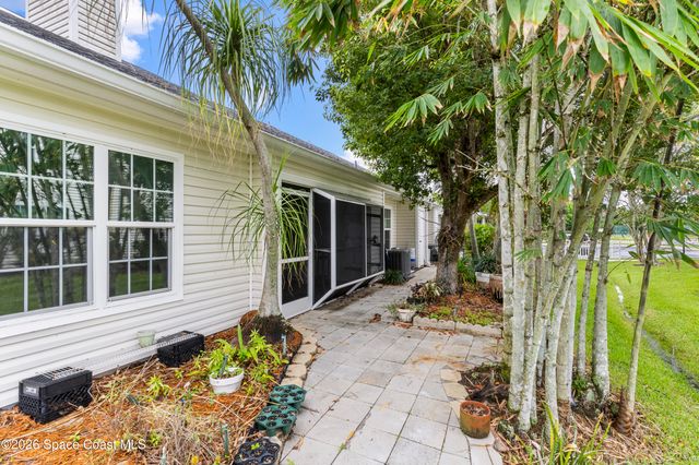 1965 Westminster Circle 2, Vero Beach, FL 32966
