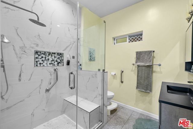 1558 N Kenmore Avenue, Los Angeles, CA 90027