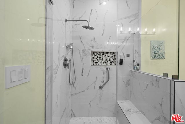 1558 N Kenmore Avenue, Los Angeles, CA 90027