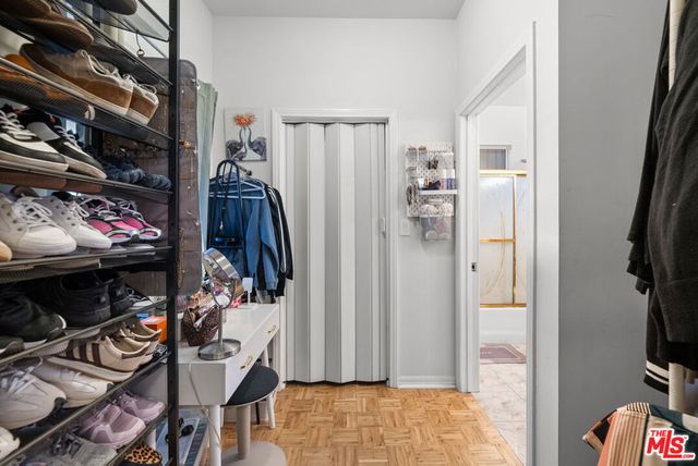 1558 N Kenmore Avenue, Los Angeles, CA 90027