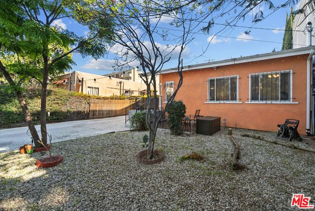 1558 N Kenmore Avenue, Los Angeles, CA 90027
