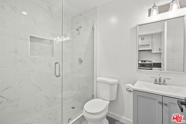 1558 N Kenmore Avenue, Los Angeles, CA 90027