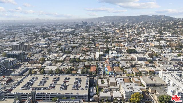 1558 N Kenmore Avenue, Los Angeles, CA 90027