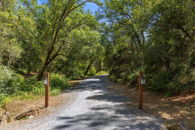 3560 Mining Brook Rd, Placerville, CA 95667
