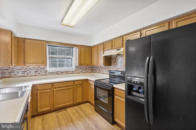 18221 FOX CHASE CIR, Olney, MD 20832