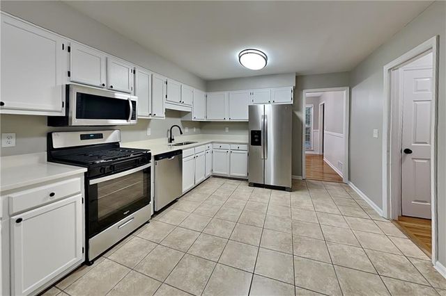 4241 Glenforest Way NE, Roswell, GA 30075