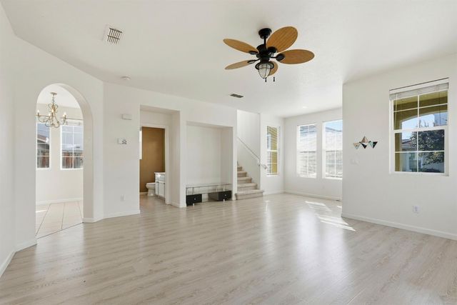 706 Ward Way, Folsom, CA 95630