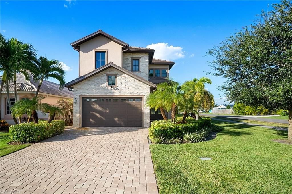 699 98th AVE N, NAPLES, FL 34108 — photo 2