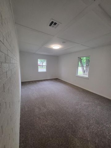 1003 8th Avenue NW, Miami, OK 74354