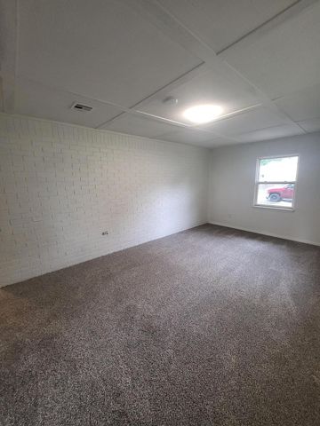 1003 8th Avenue NW, Miami, OK 74354