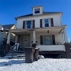 229 S Oakland Ave, Sharon, PA 16146