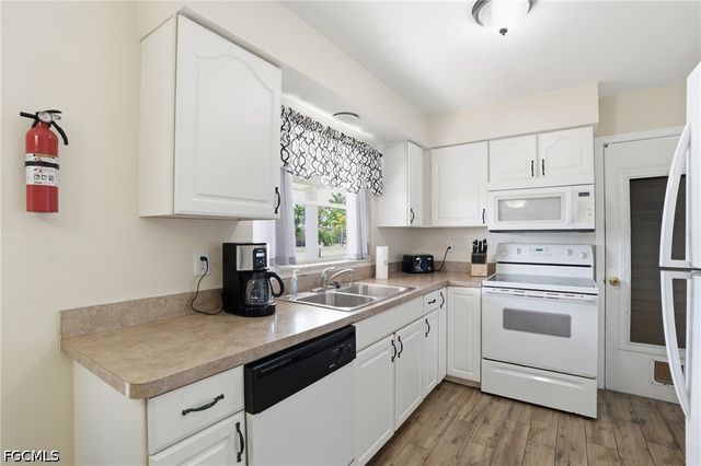 5117 Rutland CT, Cape Coral, FL 33904