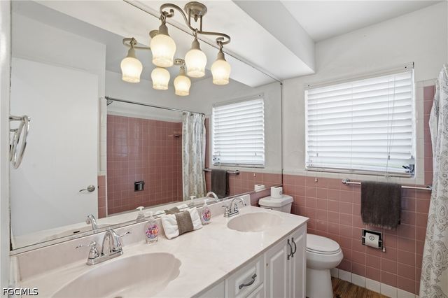 5117 Rutland CT, Cape Coral, FL 33904