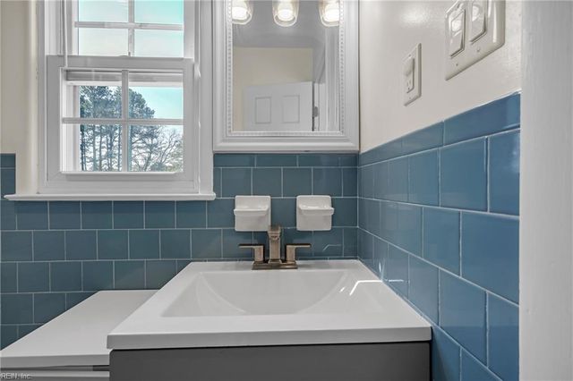 54 Avella CT, Newport News, VA 23601