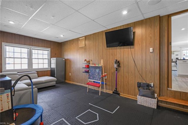 54 Avella CT, Newport News, VA 23601