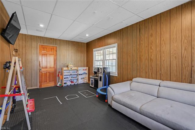 54 Avella CT, Newport News, VA 23601