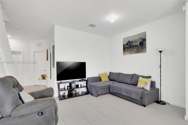 16266 SW 291st St, Homestead, FL 33033