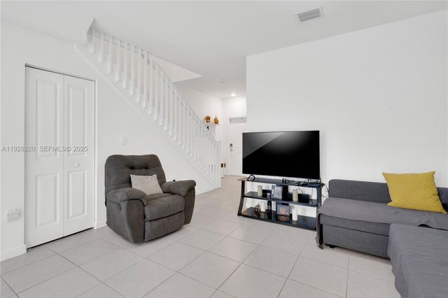 16266 SW 291st St, Homestead, FL 33033