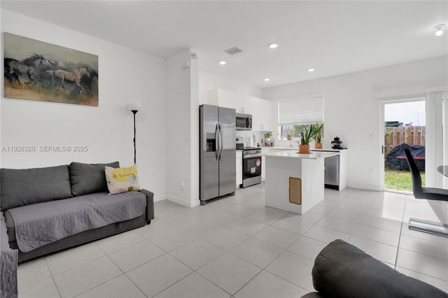 16266 SW 291st St, Homestead, FL 33033