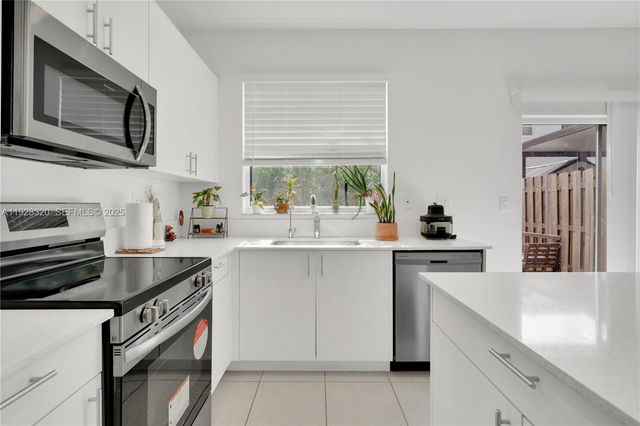 16266 SW 291st St, Homestead, FL 33033