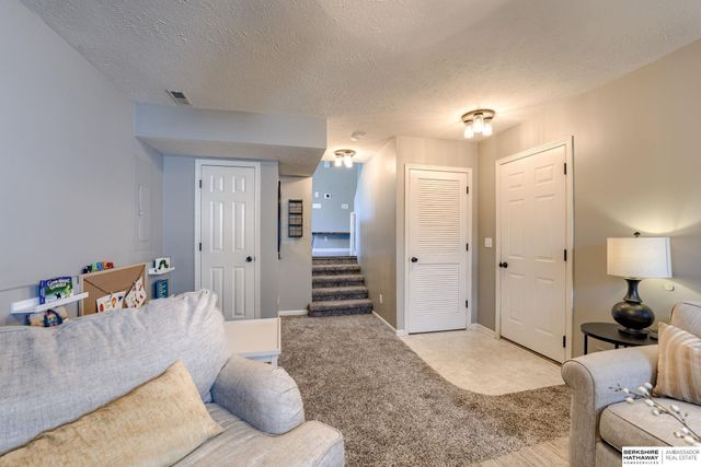 8211 N 153rd Terrace, Bennington, NE 68007