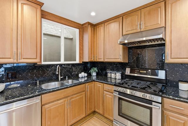 2824 Santiago Street, San Francisco, CA 94116