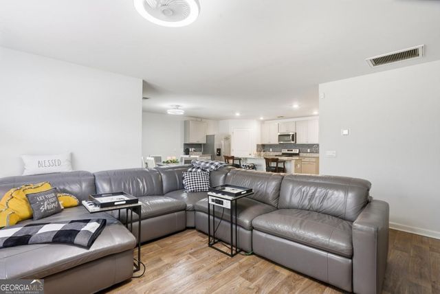 102 Cold Creek Pass, Port Wentworth, GA 31407