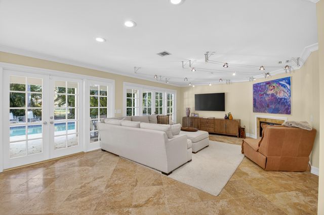 19682 Oakbrook Court, Boca Raton, FL 33434