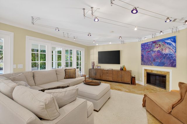 19682 Oakbrook Court, Boca Raton, FL 33434