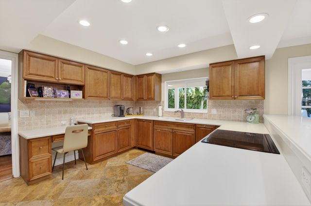 19682 Oakbrook Court, Boca Raton, FL 33434