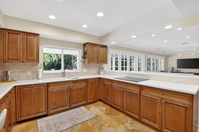 19682 Oakbrook Court, Boca Raton, FL 33434