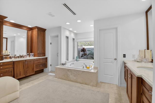 19682 Oakbrook Court, Boca Raton, FL 33434