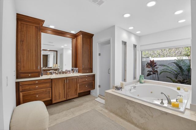 19682 Oakbrook Court, Boca Raton, FL 33434